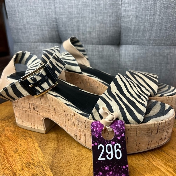 293. H&M Platform Sandals Zebra Print 38/8 - Picture 4 of 8